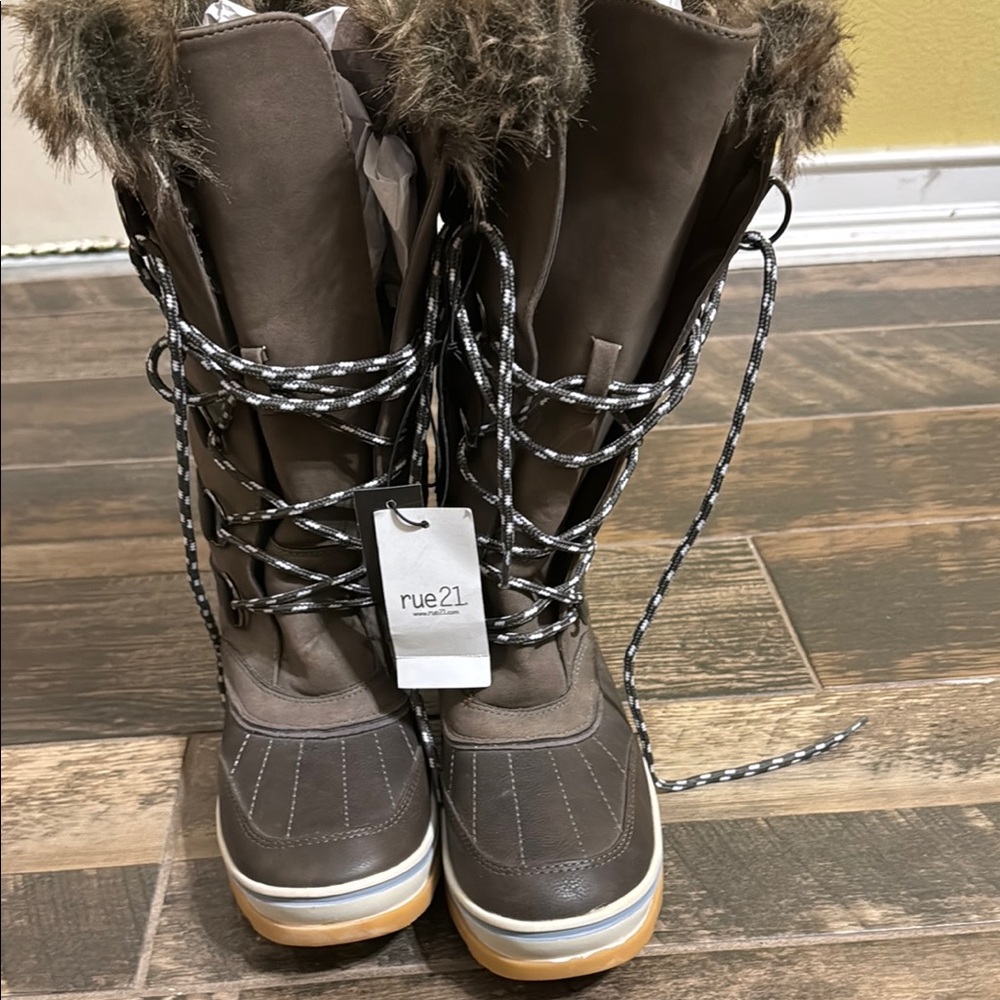 Rue21 Women's Brown Winter Boots